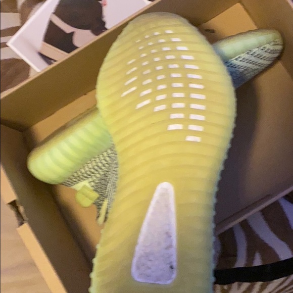 Selling SIZE 16 yeeree yezzys - Picture 5 of 5